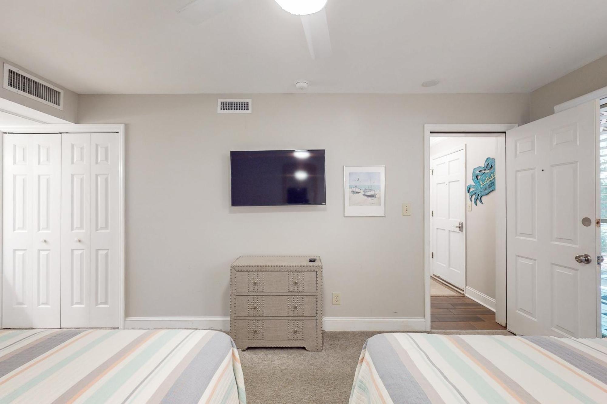 Pawleys Island Apartment Room photo