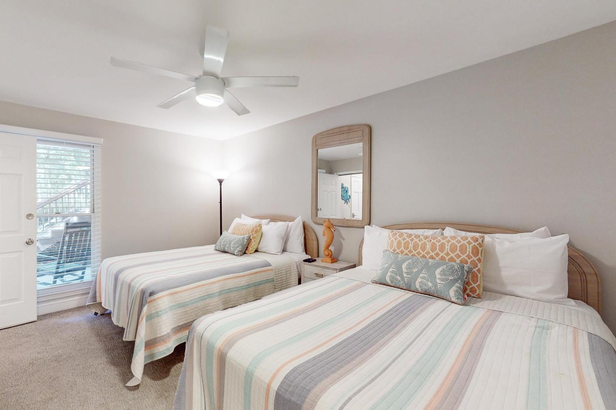 Pawleys Island Apartment Room photo